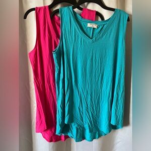 (2) Zenana Sleeveless V-Neck Hi Lo Hem Tanks